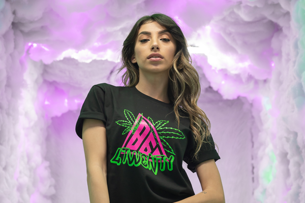 Girl wearing 4twenty tee of eighty six brand