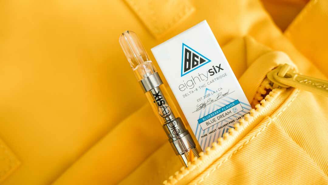 Blue Dream vape cartridge box and vape pen
